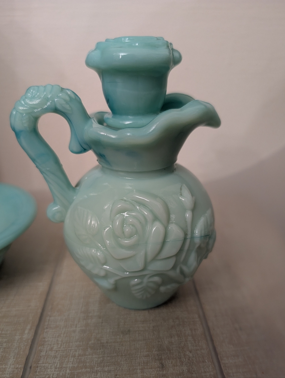 Vintage 70s Avon "Skin-So-Soft" Jadeite Milk Glass Set - Picture 6 of 11